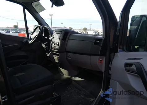 2015 Mercedes-Benz Sprinter 2500 Normal Roof z USA, uszkodzony, nr VIN WDZPE7CC6FP155568